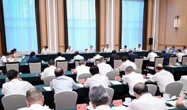 省委召开座谈会 张天任董事长作交流讲话-新闻动态-天能控股集团 - 贡献绿色能源，，，，，，创立优美生涯。。。。