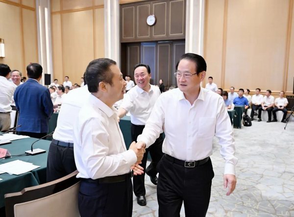 省委召开座谈会 张天任董事长作交流讲话-新闻动态-天能控股集团 - 贡献绿色能源，，，，，，创立优美生涯。。。。