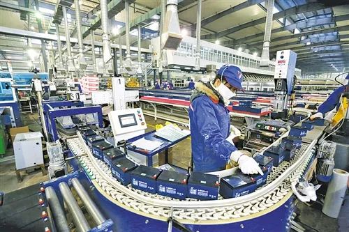 浙商宣布 | 我和我的工厂 | 大浪淘沙中，，，，，，这家企业何以一连爆发高能？？？？-媒体聚焦-天能控股集团 - 贡献绿色能源，，，，，，创立优美生涯。。。。。