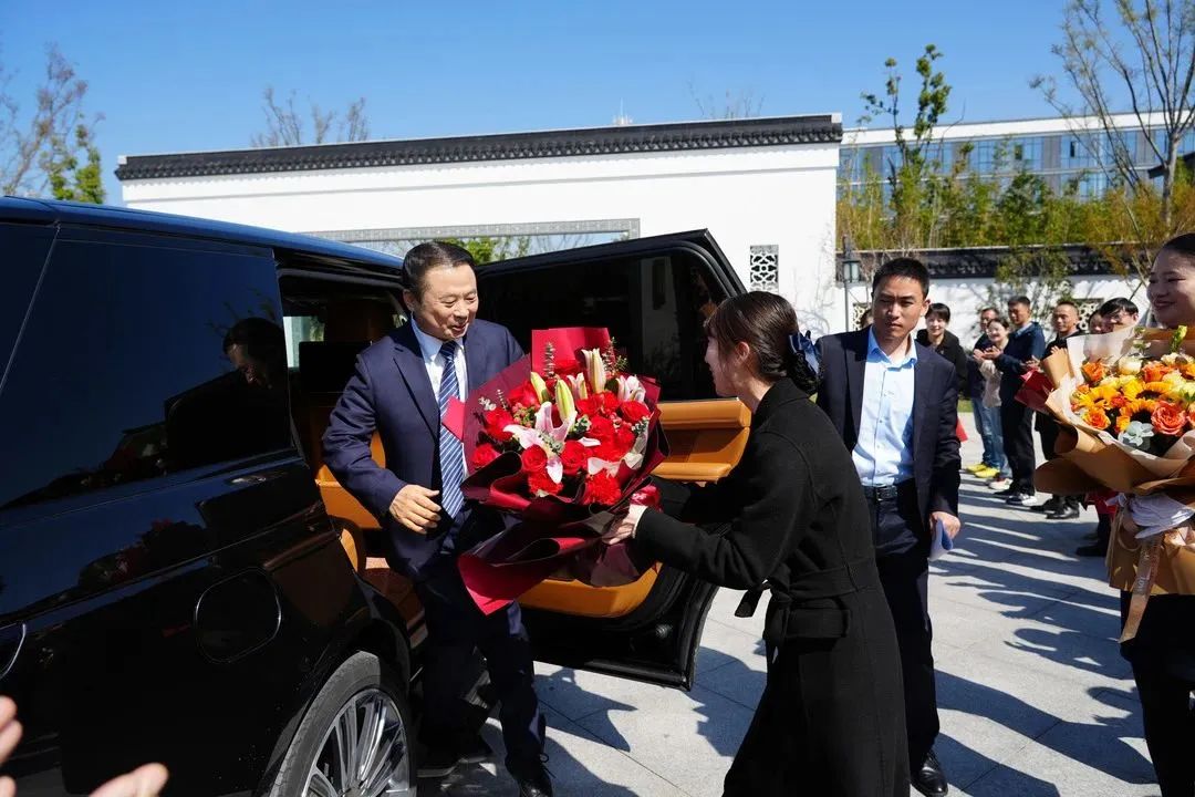 载誉归来丨天下人大代表、集团党委书记张天任开启天下两会精神宣讲-新闻动态-天能控股集团 - 贡献绿色能源，，，创立优美生涯。。。。