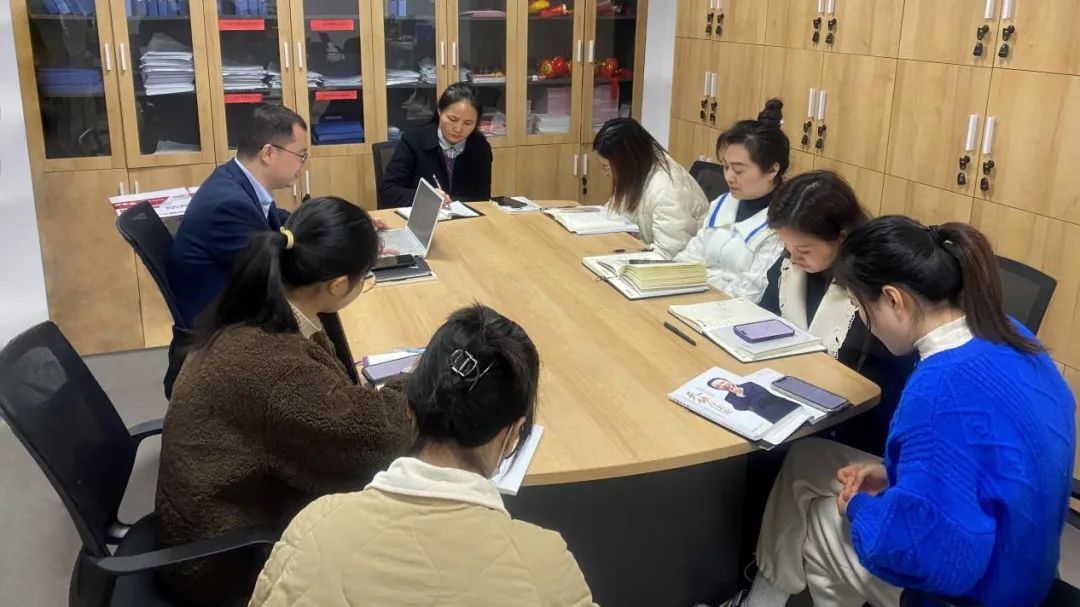 3月主题党日运动 | 学习贯彻董事长宣讲天下两会精神有关讲话，，，，让全体党员受教育谈体会-新闻动态-天能控股集团 - 贡献绿色能源，，，，创立优美生涯。。