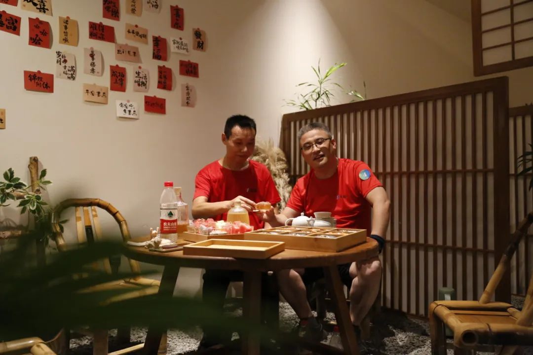 燃！追风向前，，，，能无限-新闻动态-天能控股集团 - 贡献绿色能源，，，，创立优美生涯。。。