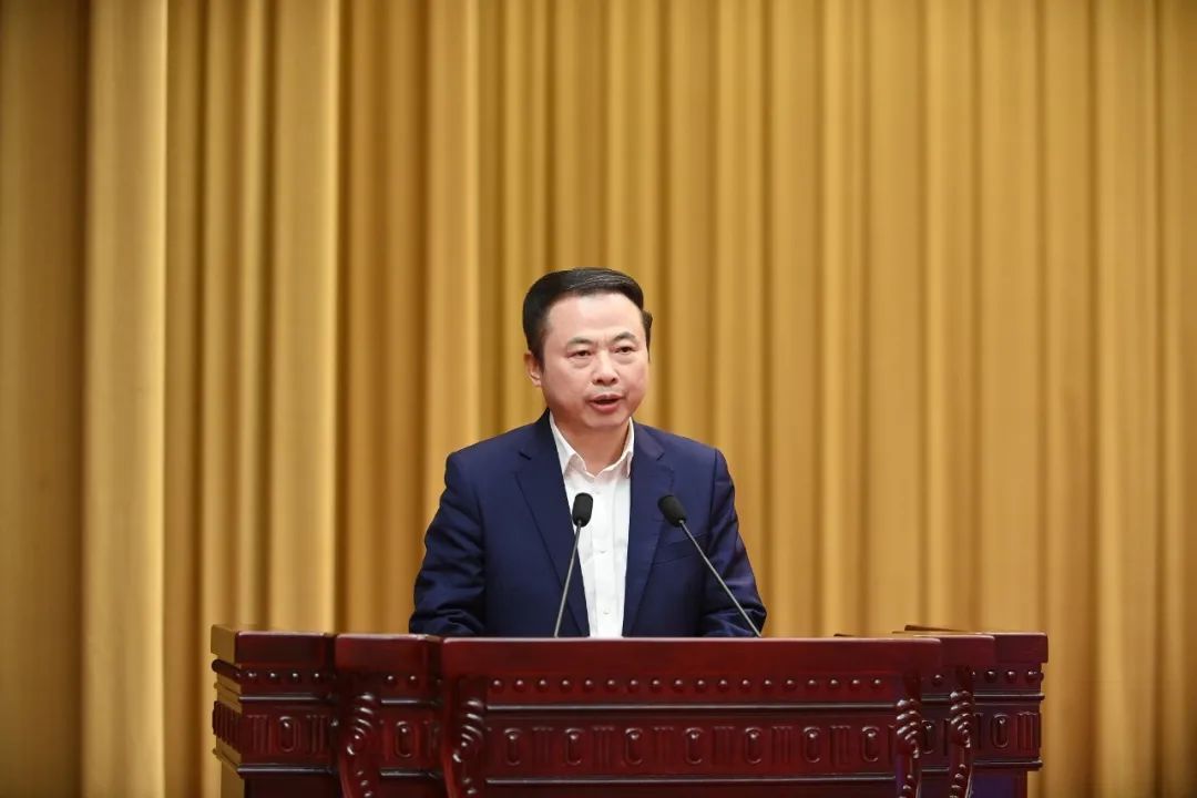 @所有天强人，，，，，一起往返首精彩的2022-新闻动态-天能控股集团 - 贡献绿色能源，，，，，创立优美生涯。。。。。。