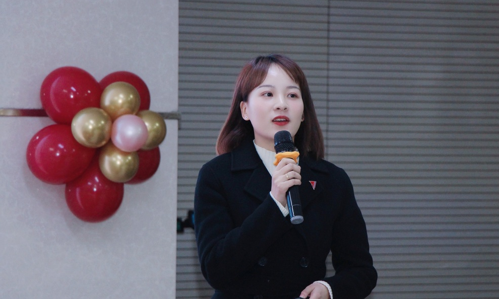 巾帼心向党 礼赞二十大|天能控股集团木兰岗岗员谈学习体会②-新闻动态-天能控股集团 - 贡献绿色能源，，，创立优美生涯。。。。。