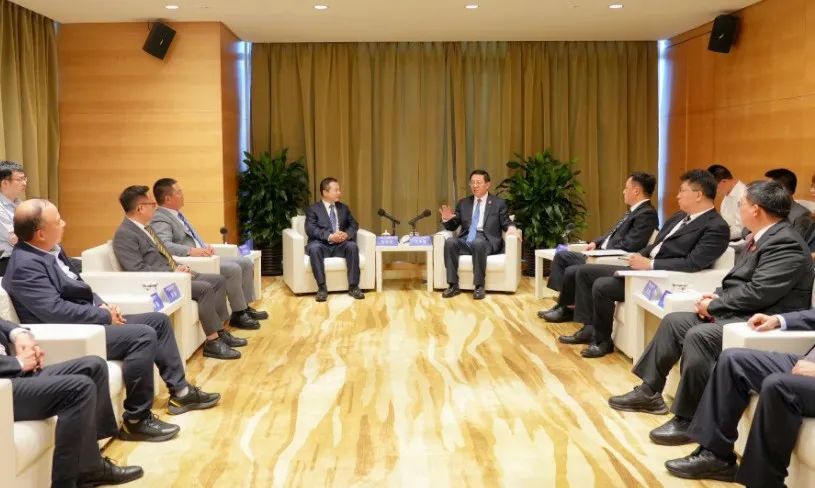 云南省委副书记、省长王予波会见张天任董事长-新闻动态-天能控股集团 - 贡献绿色能源，，，，创立优美生涯。。。。